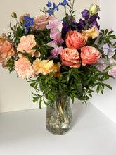 Load image into Gallery viewer, Mother&#39;s Day Florists Choice
